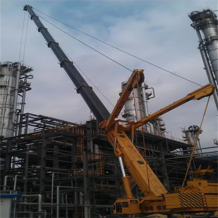 西林吊板房的吊车